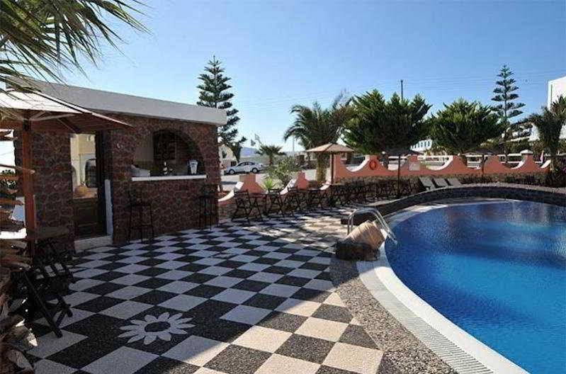 B Suites Фира Екстериор снимка