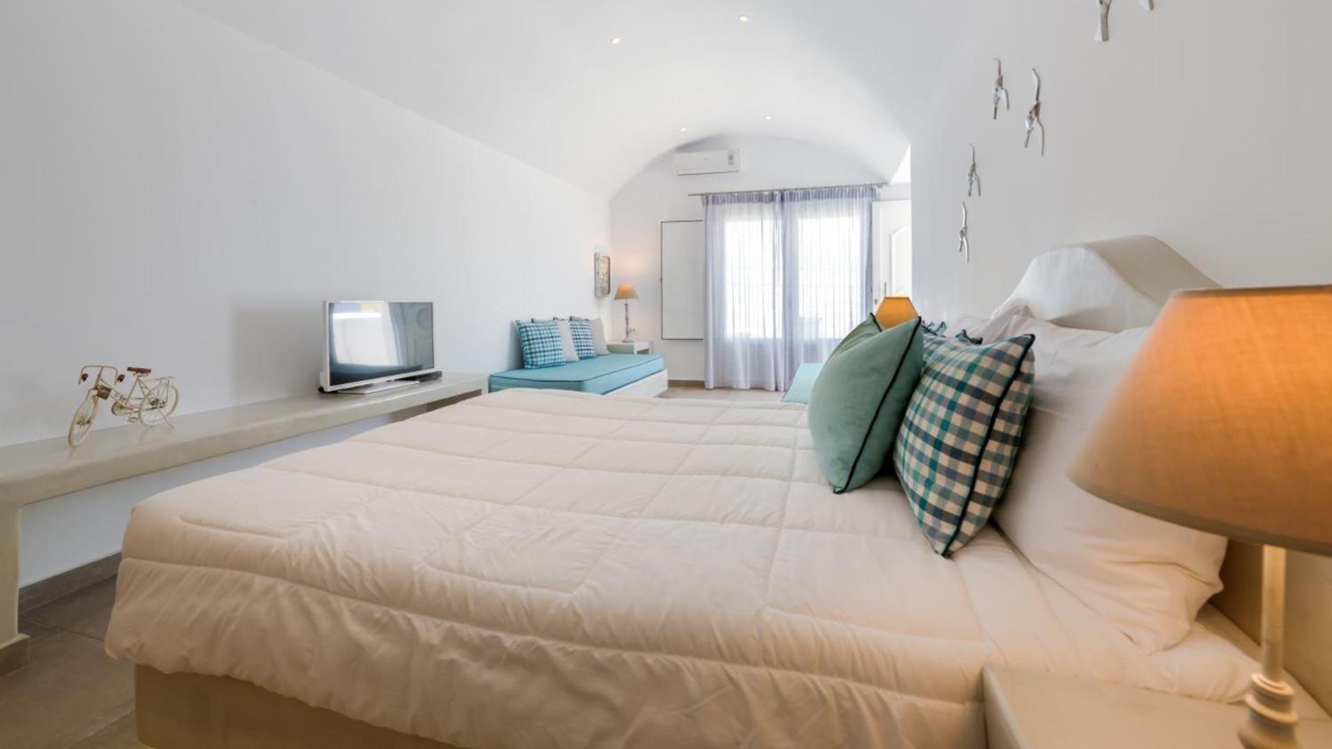 B Suites Фира Екстериор снимка
