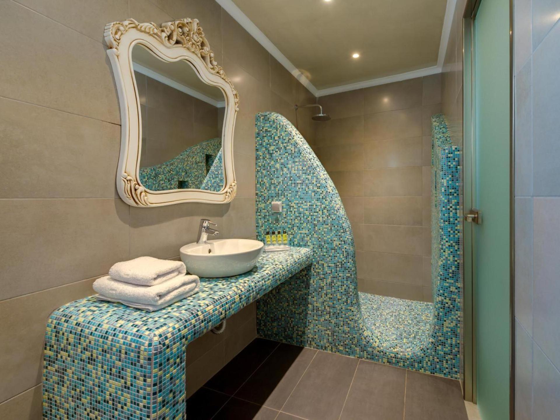 B Suites Фира Екстериор снимка