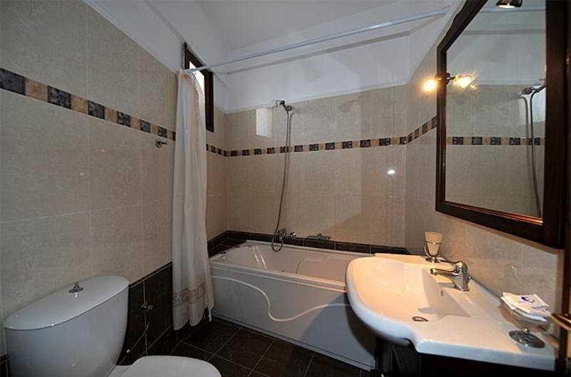 B Suites Фира Екстериор снимка