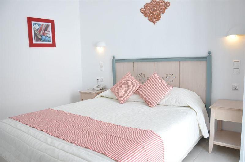 B Suites Фира Екстериор снимка