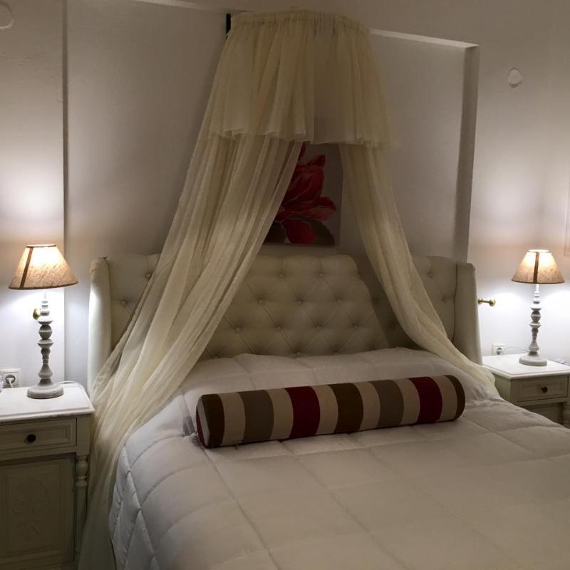 B Suites Фира Екстериор снимка