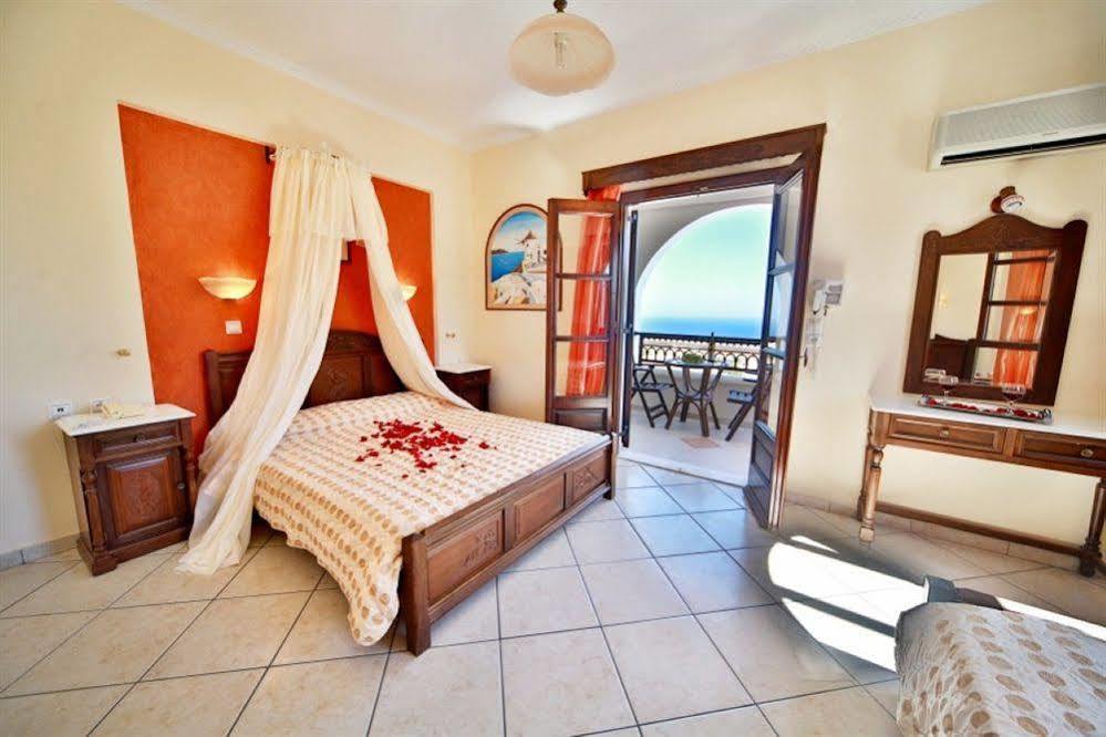 B Suites Фира Екстериор снимка